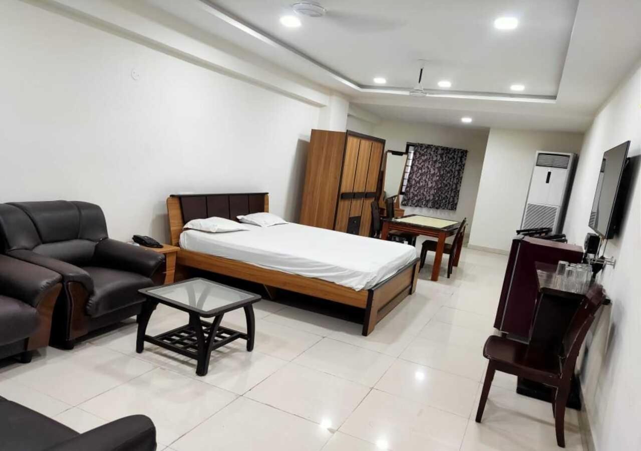 Hotel Santoshi Hometel Raichur Dış mekan fotoğraf